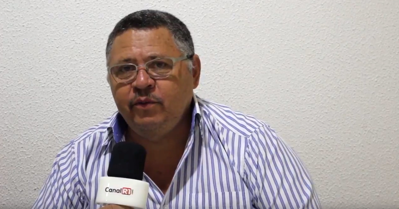 O presidente do SINDLER, Rubens Luz, esclarece os principais pontos da reunião com os advogados sobre a transposição